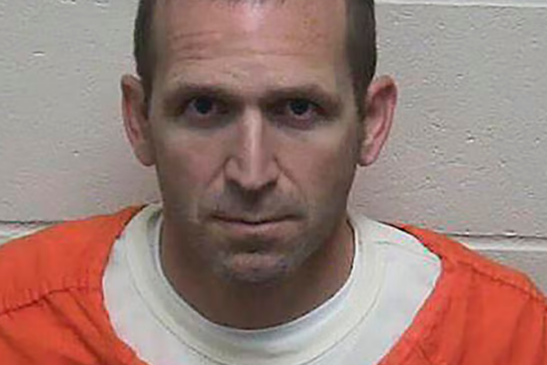 Homem finge a própria morte nos EUA para recomeçar vida do zero. Ryan Borgwardt, que foi preso logo após retornar ao país, disse que...