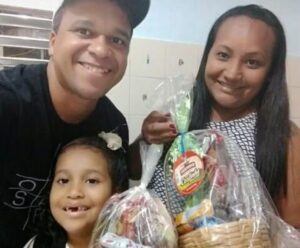 Menina de 12 anos foi morta por tiro enquanto brincava em praça no Rio