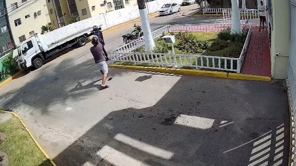 PM mata motociclista de aplicativo com tiro no meio da rua