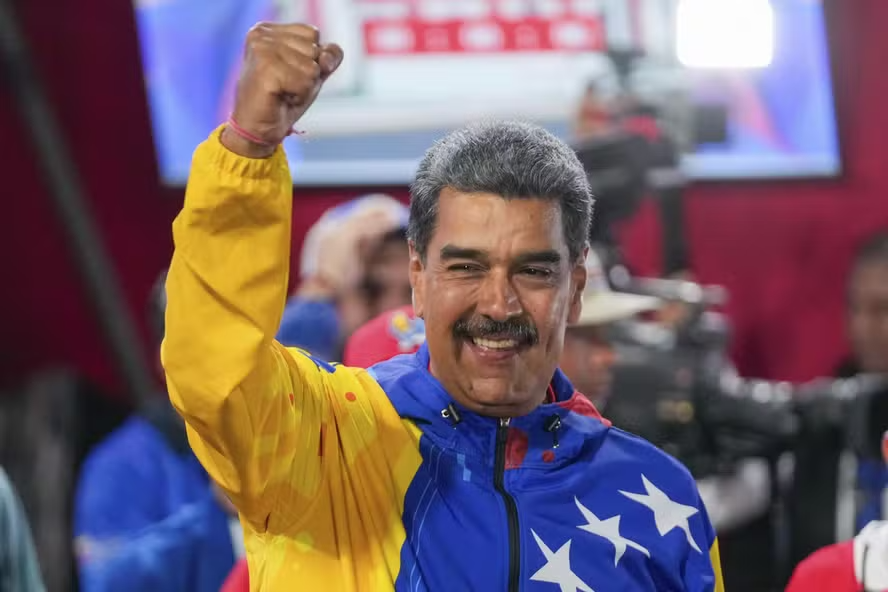 Maduro toma posse em seu terceiro mandato seguido em meio a muitas contestações