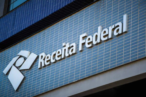 Receita Federal emite alerta para novo golpe envolvendo PIX
