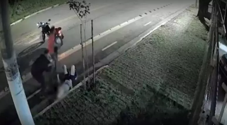 Uma mulher de 67 anos foi agredida durante uma tentativa de assalto ocorrida na madrugada do último sábado, 15, na Avenida...