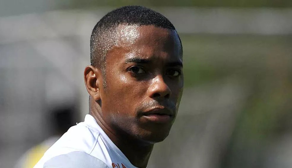 Defesa de Robinho recorre ao STF e pede que ele seja solto