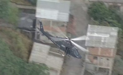 Copiloto de helicóptero da Polícia foi atingido na cabeça durante operação no RJ