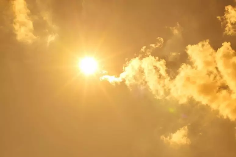 A onda de calor que afeta algumas regiões do país deve continuar nesta Quarta-feira de Cinzas, 5, e persistir pelos próximos dias. Em...