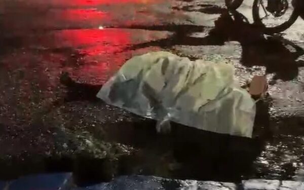 Passageira de moto morre após colisão com carro