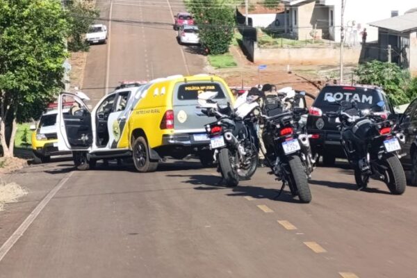 A Polícia Militar prendeu, na tarde desta segunda-feira (21), o homem acusado de esfaquear a própria filha, de apenas três anos...