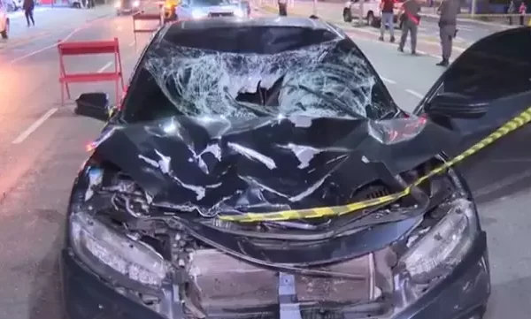 Vítimas atravessavam a faixa de pedestre quando foram atingidas pelo veículoDuas jovens de 18 anos morreram após serem...