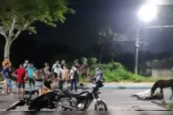 Motociclista sofre acidente após colidir com cavalo em Castanhal. A situação ocorreu na madrugada deste sábado (19); moradores denunciam...