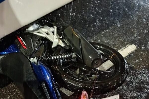 Um grave acidente de trânsito registrado no final da tarde desta sexta-feira (25) resultou na morte de um motociclista...