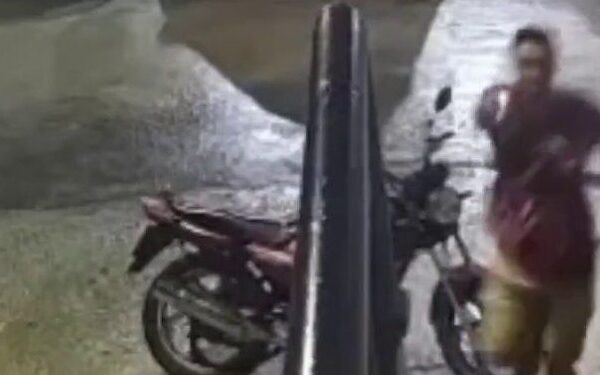 Um motociclista foi preso em flagrante após atirar contra vizinhos durante uma discussão na tarde do último domingo (20), em Realengo...