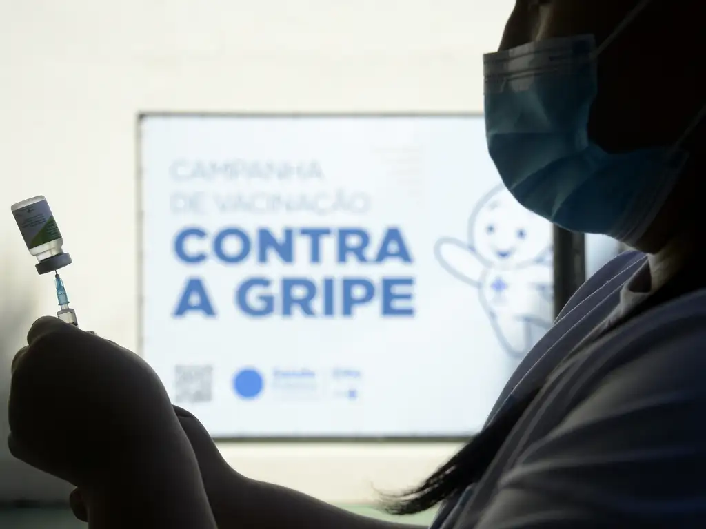 Vacina da gripe é segura? saiba o que é verdade e o que é fake news