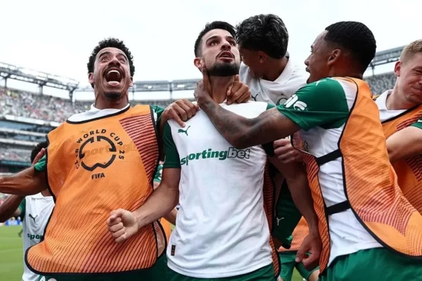 Verdão bateu o Al Ahly por 2 a 0, com gols marcados no segundo tempo. O Palmeiras venceu o Al Ahly nesta quinta-feira (19)...