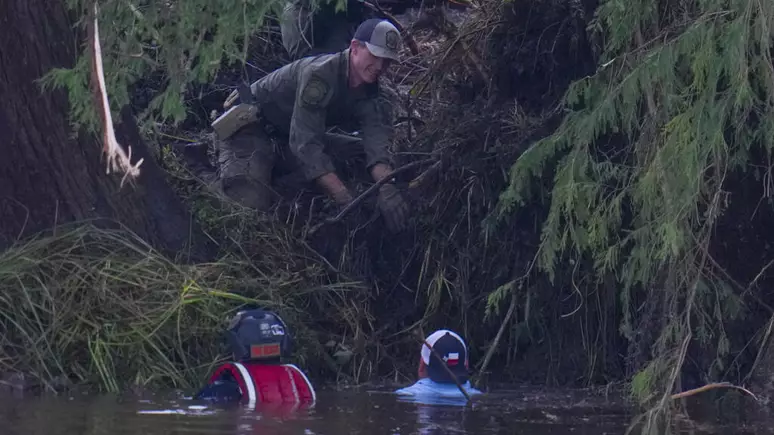 "É uma catástrofe como não se via há 100 anos, e é simplesmente atroz o que está acontecendo", disse Donald Trump a jornalistas...