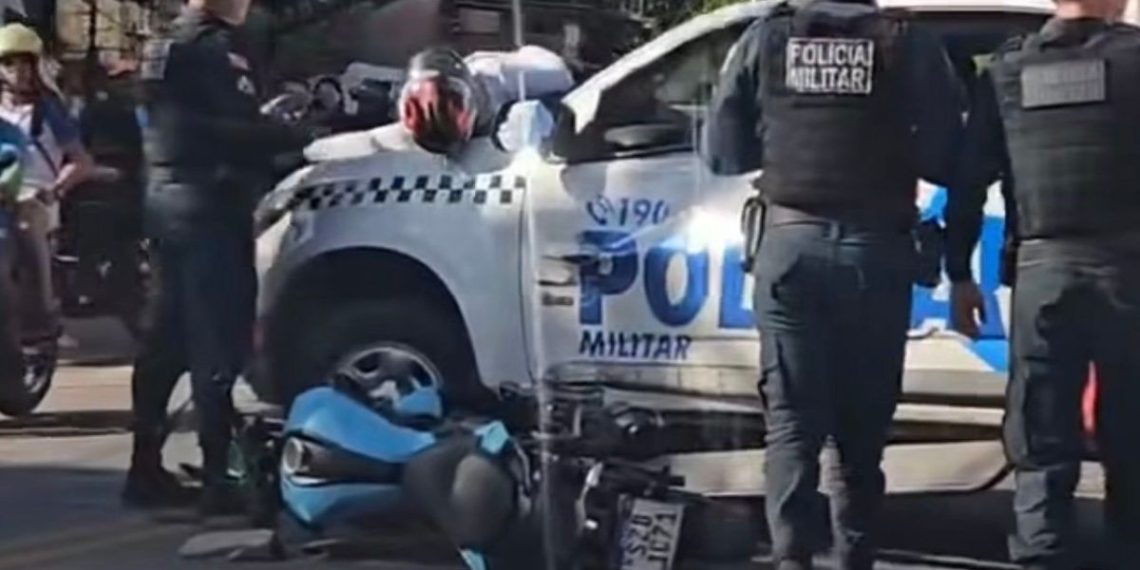 Um acidente envolvendo uma moto e uma viatura da Polícia Militar foi registrado na manhã desta quarta-feira (9), na avenida Arthur...