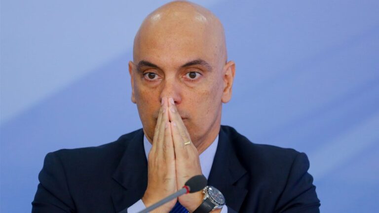 Moraes é intimado pela justiça da Flórida em caso de empresa de Trump