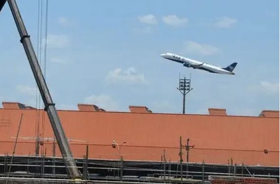 O Aeroporto Internacional de Viracopos, em Campinas (SP), teve suas operações suspensas por cerca de duas horas na...