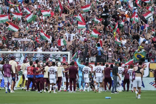 Próximo adversário do Tricolor das Laranjeiras, o poderoso time árabe eliminou o forte Manchester City nas oitavas de final em...