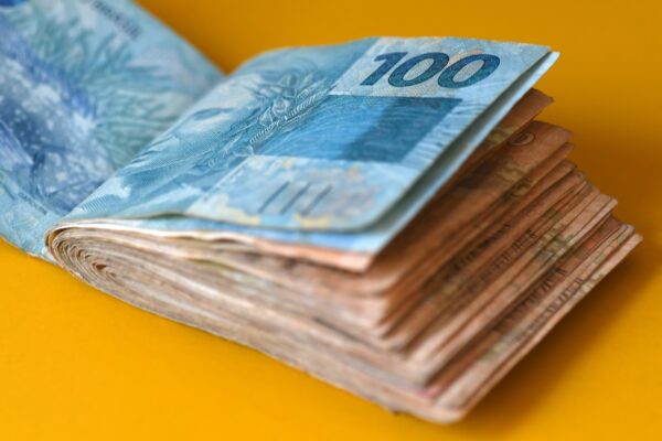 Simone Tebet confirmou a previsão do salário mínimo para R$ 1.630 para 2026