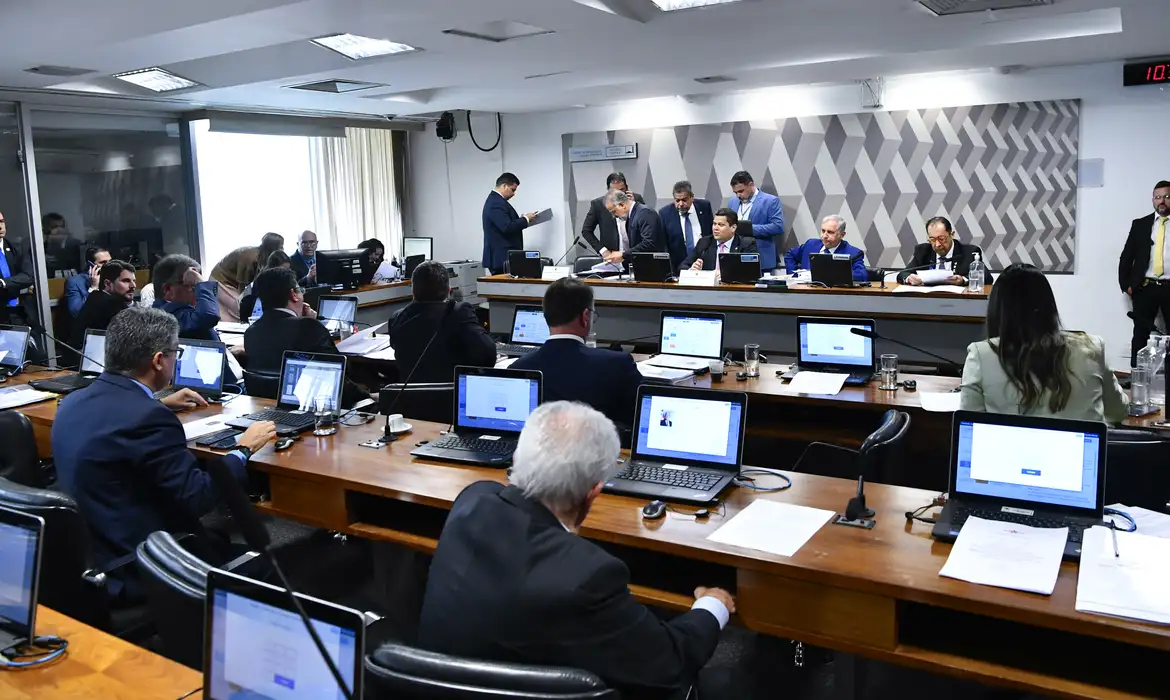 CCJ aprovou o aumento de pena por aliciamento de crianças na internet