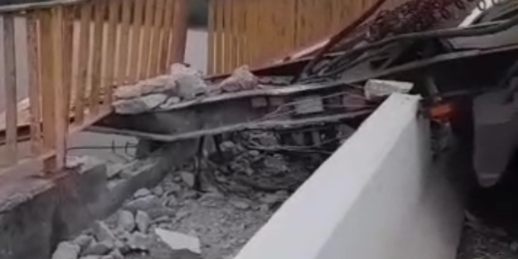 No final da tarde desta segunda-feira (11), um grave acidente envolvendo uma carreta bi-trem interditou a Ponte sobre o Rio Moju, na Alça Viária, no Pará...