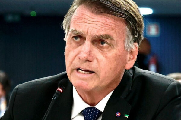PF identificou uma movimentação de R$ 44 milhões em 2 anos em conta bancária de Bolsonaro