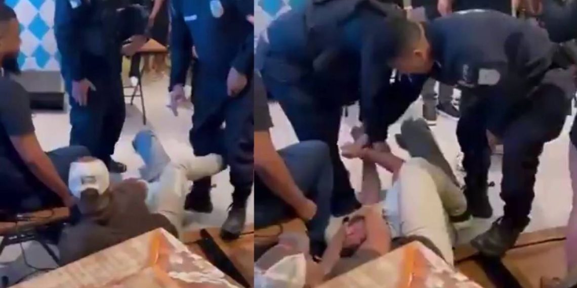 Um vídeo que circula nas redes sociais mostra uma confusão generalizada entre policiais militares e um cliente em um bar de Cabo Frio, na Região dos Lagos do Rio de Janeiro, na noite...