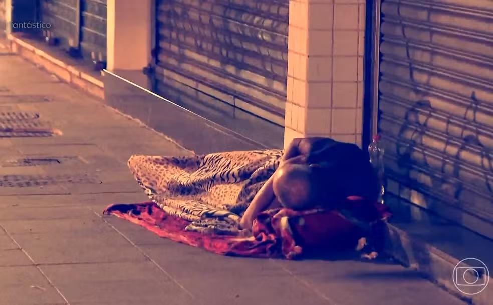 Criminosos exploraram moradores de rua, fotos geradas por IA e disfarces para criar “clientes” falsos com a ajuda de funcionários...