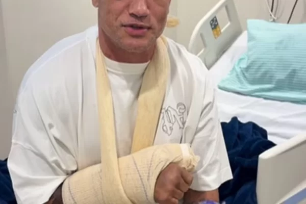 Após cirurgia, Popó ganha alta: "Que não haja sequelas em mim e nem no meu oponente"