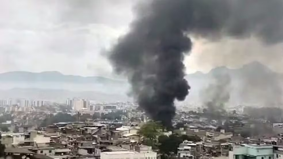 criminosos lançaram bombas com drones no Complexo da Penha
