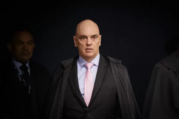 Moraes faz pente-fino em políticos monitorados por tornozeleira