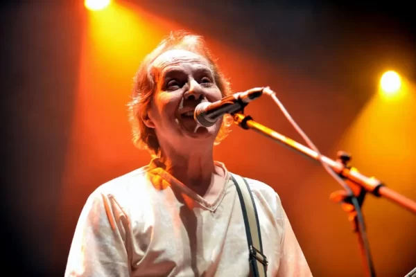 Beto Guedes viveu a emoção de um retorno épico aos palcos