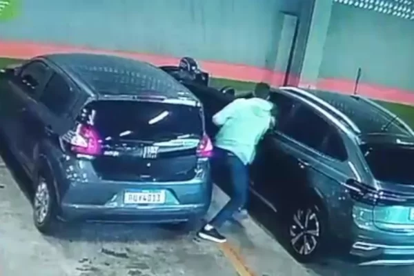 Crime ocorreu na tarde de sábado (4), na Avenida Engenheiro José Salles. Vítima foi mantida refém por cerca de 40 minutos e teve prejuízo financeiro...