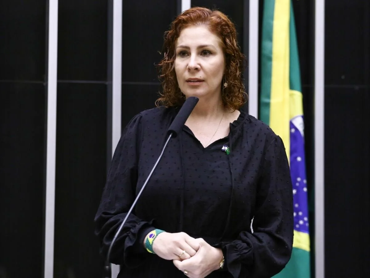 Carla Zambelli pede à Corte Interamericana que intervenha em sua prisão na Itália