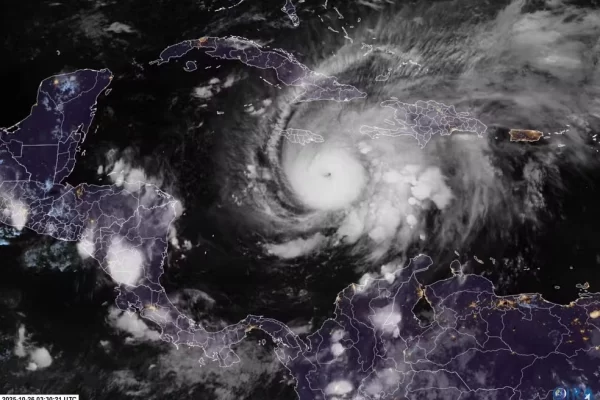 Furacão Melissa atinge categoria 5 e ameaça países do Caribe com ventos de 260 km/h