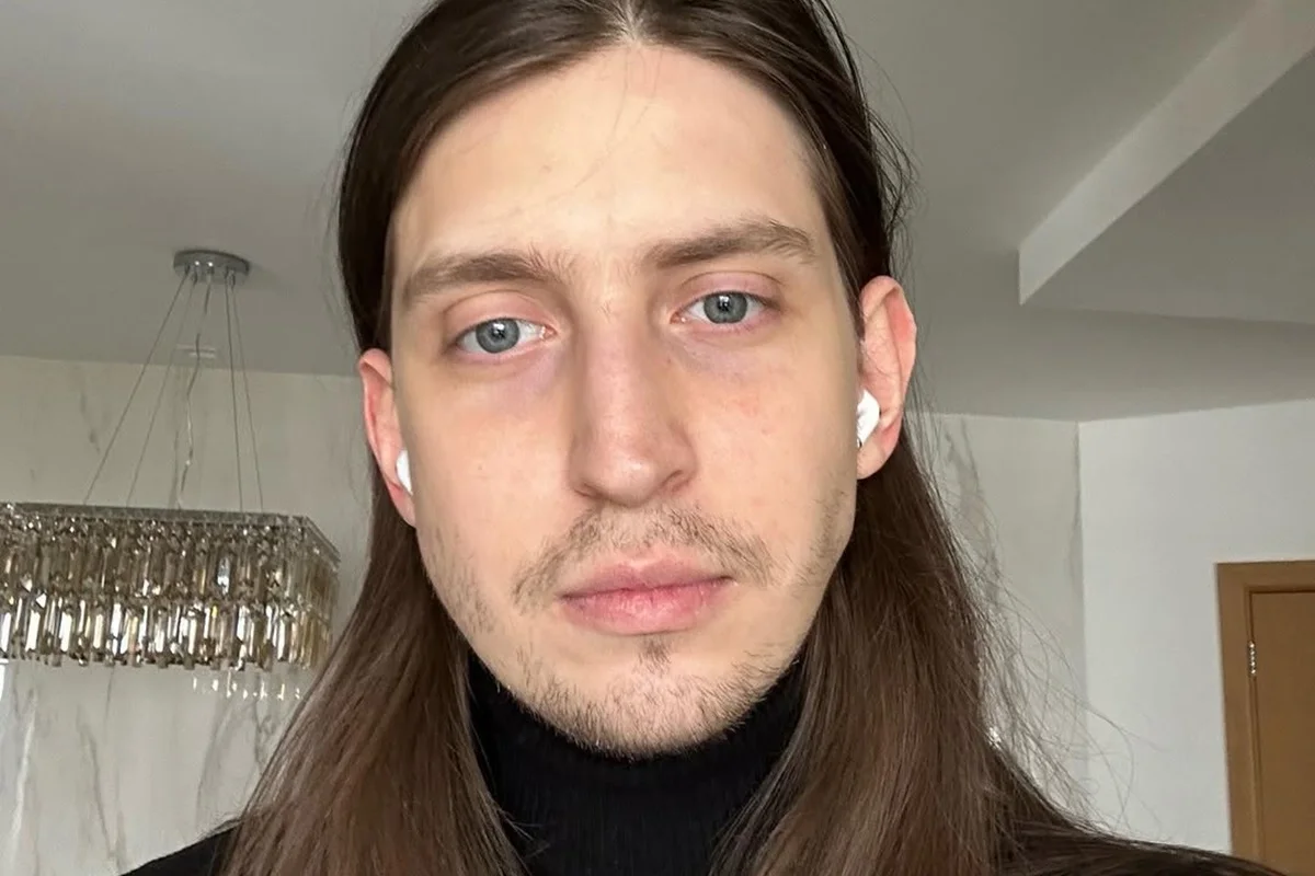 Alvo de campanha de ódio, Felca leva X e Facebook à Justiça