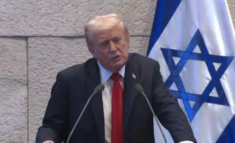 Presidente americano discursou no parlamento israelense nesta sexta-feira, 13; discurso de Trump foi interrompido por dois deputados árabes O presidente dos Estados Unidos, Donald Trump, discursou no Parlamento...