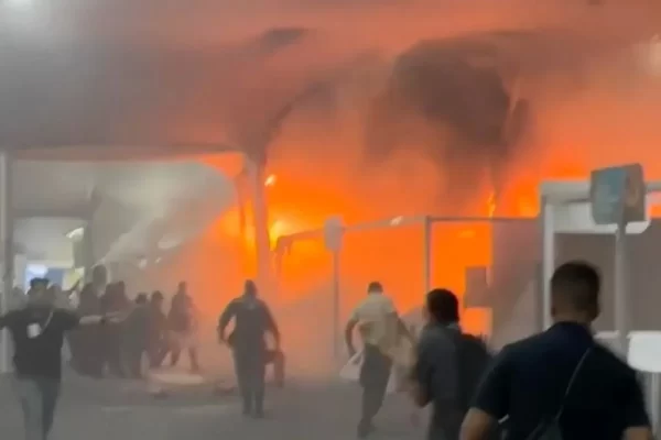 Incêndio atinge pavilhão da COP30 e diplomatas são evacuados às pressas