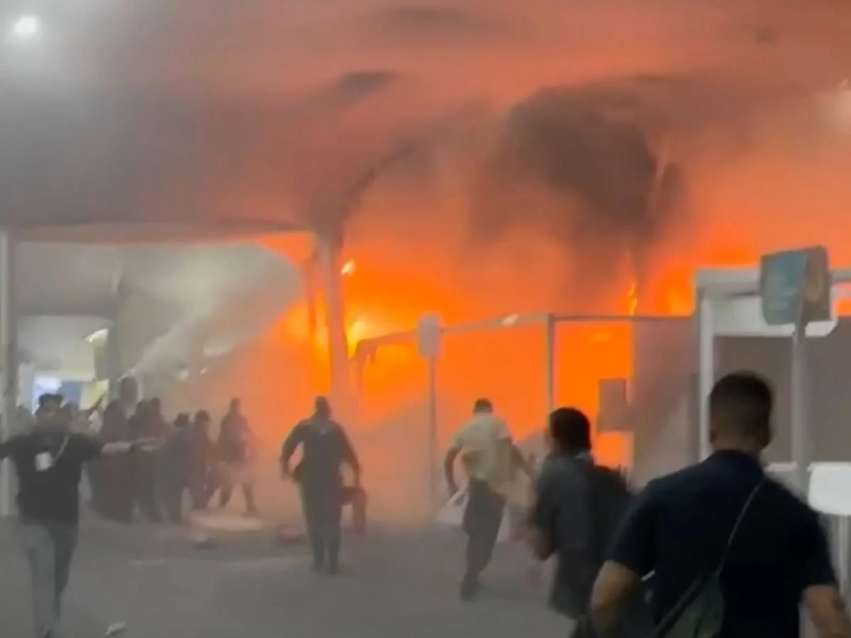 Incêndio atinge pavilhão da COP30 e diplomatas são evacuados às pressas