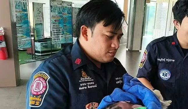 Recém-nascida é encontrada dentro da descarga de vaso sanitário em prédio comercial