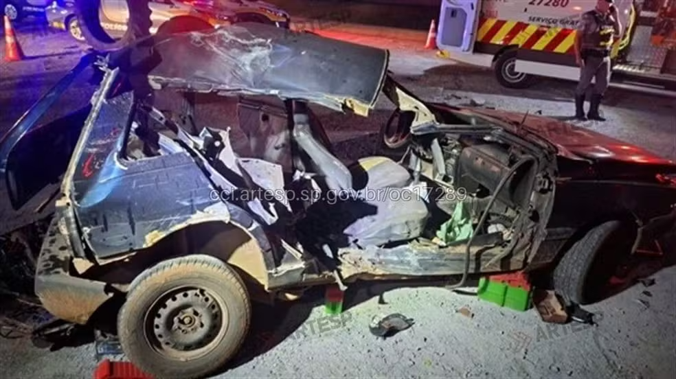 Batida entre carro e moto deixa três mortos em rodovia de Votorantim