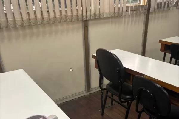 Menino de 12 anos é baleado em escola ao lado de batalhão da PM no Complexo da Maré