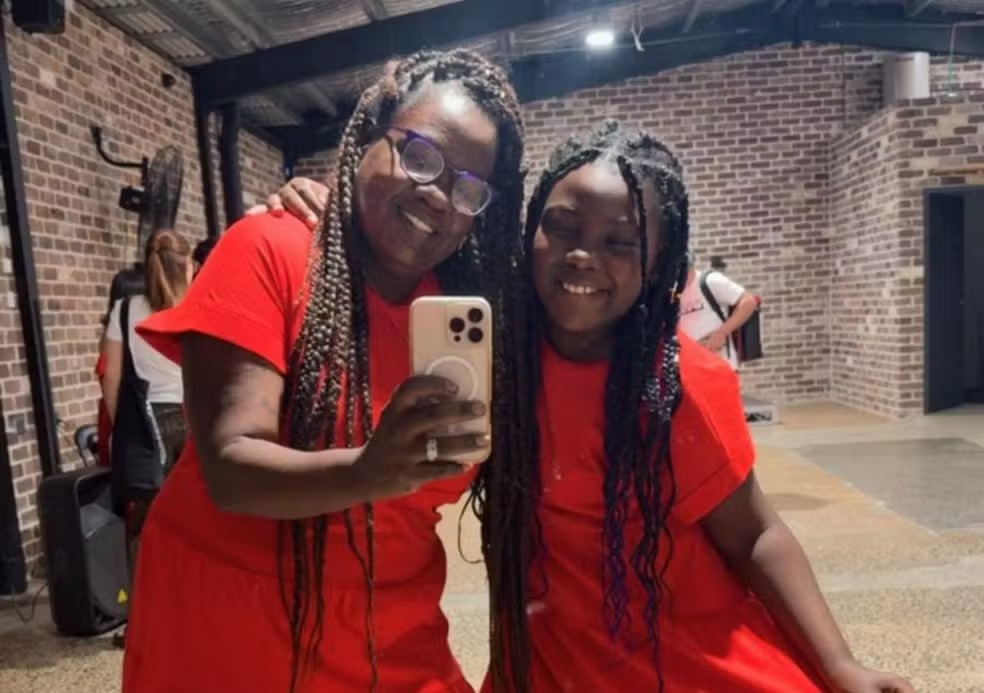 País baniu menores de 16 anos de plataformas, como TikTok, Instagram e YouTube, nesta quarta-feira (10). Responsáveis e adolescentes...