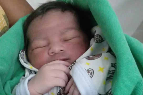 Mulher dá à luz dentro de loja enquanto comprava enxoval de bebê