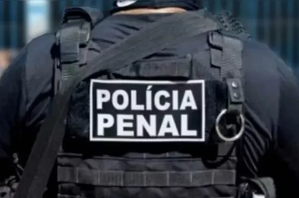 O agente de segurança reagiu após ser ameaçado com faca enquanto trabalhava como motorista de aplicativo...