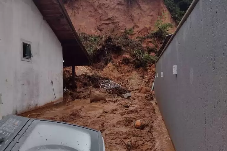 Até a manhã desta sexta-feira (17), dez municípios decretaram situação de emergência no estado. Um homem morreu em decorrência...